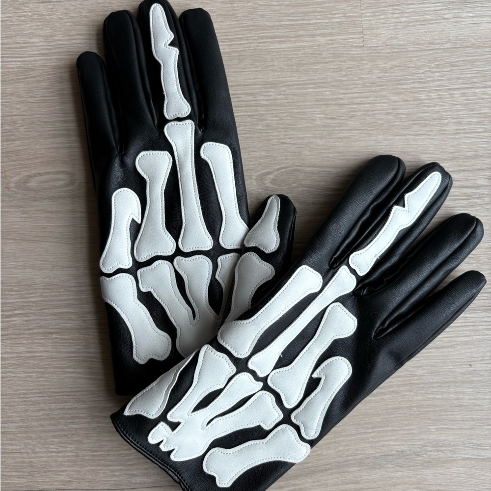 Skeleton Design Black and White Gloves